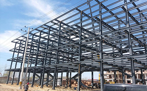 华亭甘肃钢结构厂房屋面选材指南：确保性能与经济性的完美结合