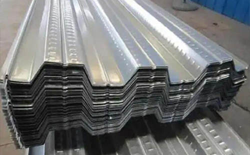 华亭楼承板选型与施工技术全解析